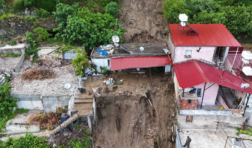 Hatay’da heyelan faciası: Ev çöktü, 1 kişi hayatını kaybetti
