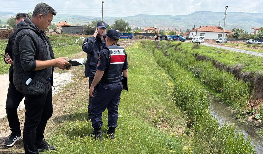 Aksaray'da bir genç hayvan gübresinin altında kaldı