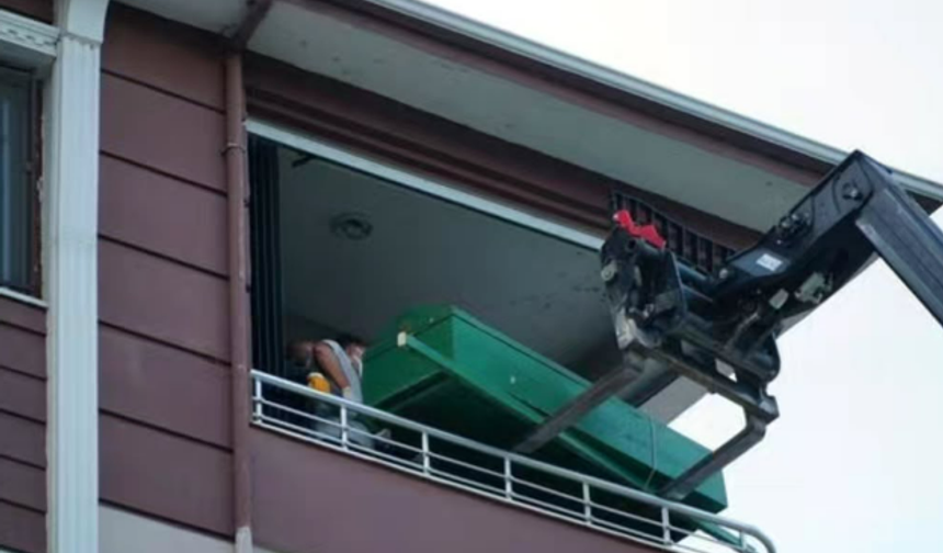 Çorum’da şaşkınlık yaratan olay: 250 kiloluk cenaze forkliftle taşındı!