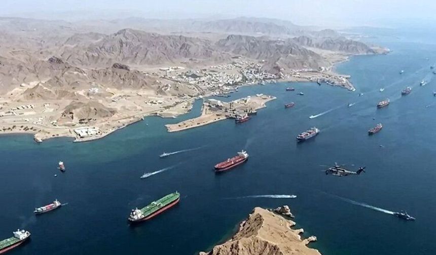 CENTCOM duyurdu: "Hürmüz Boğazı’nda güvenli geçiş sürüyor, ticari trafik hızlandı"