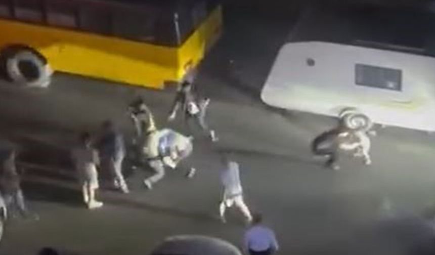 Beylikdüzü'nde yol kavgası: Çocuğunun gözü önünde tekme tokat dövüldü
