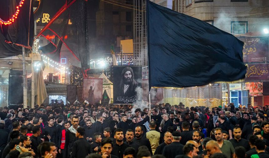 İmam Ali Türbesi'nde hüzünlü tören