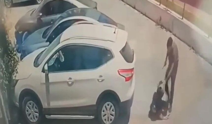 Adana'da sokak ortasında bıçaklı erkek dehşeti