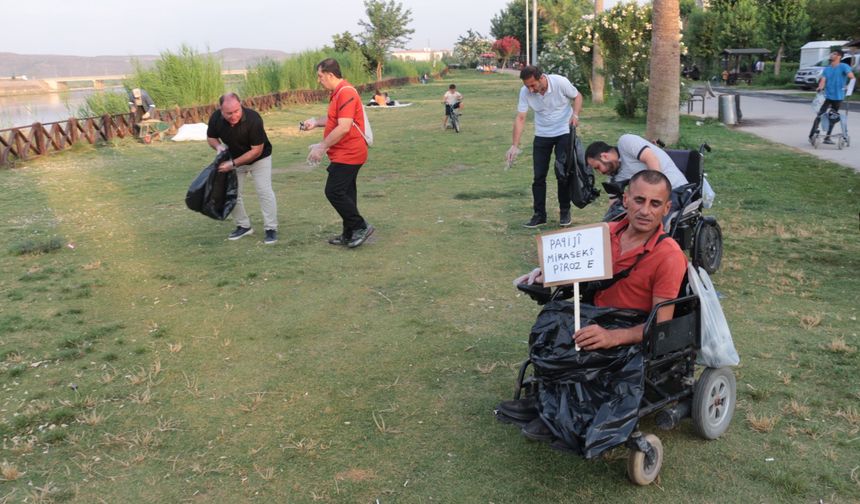 Şırnak'ta engellilerden çevre için örnek davranış
