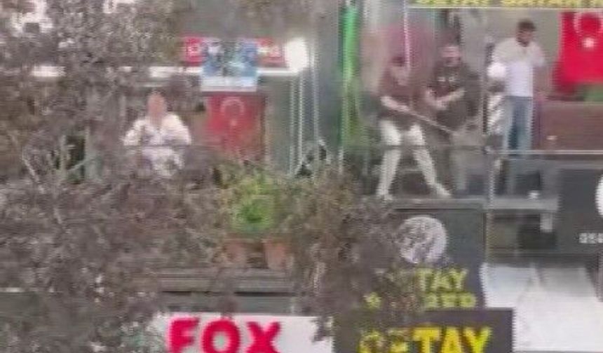 Ankara Sakarya Caddesi'nde berberler arasında sopalı kavga çıktı!