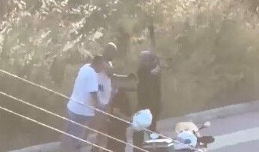 Polislere direnen şahıslar ile polisler arasında arbede çıktı: O anlar kamerada