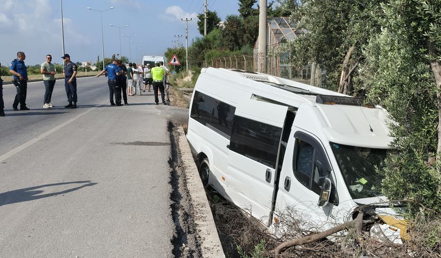 Yolcu minibüsünde dehşet anları kamerada: Kaçırdığı minibüsle kaza yapıp öldü!