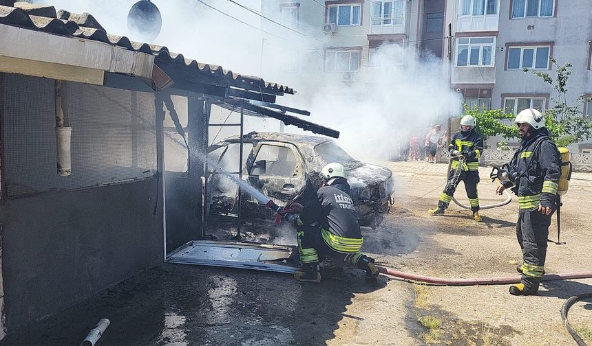 Tekirdağ'da garajdaki araç yangını