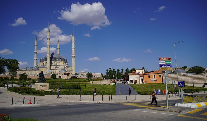 40 dereceyi gören Edirne'de sokaklar boş kaldı
