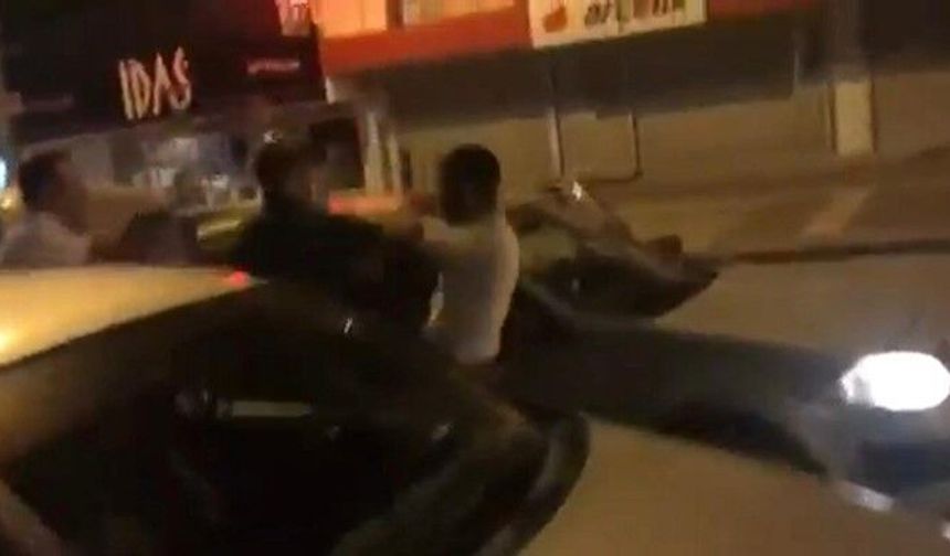 Ankara’da korku dolu anlar: Trafikte başlayan tartışma, saldırıya döndü!