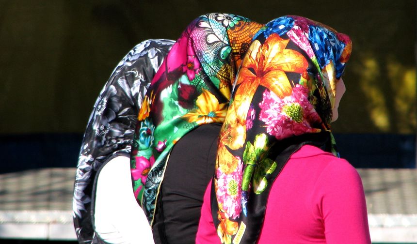 Başörtülü vatandaşlara yönelik paylaşımlara soruşturma