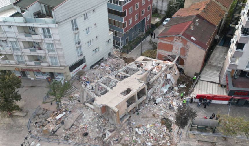 Kocaeli'nde dört kişiye mezar olan o bina yıkıldı