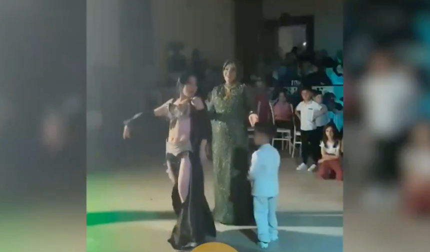 Oğlunun sünnet düğününe dansöz çağırdı, çocuğuyla dans ettirdi!