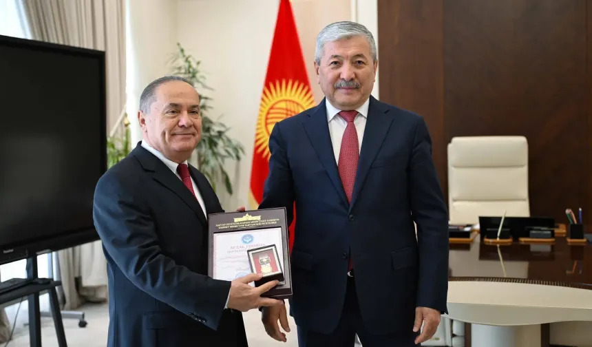 Kasımaliev, görev süresi dolan Macaristan Büyükelçisi'ni ağırladı