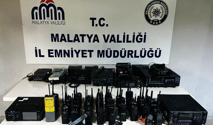 Malatya’da telsiz ağına operasyon: Evlerden çıkan cihazlar dikkat çekti