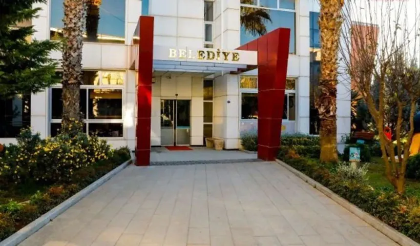 Seferihisar Belediyesi operasyonu: Başkan Yetişkin'in de aralarında olduğu 20 kişi adliyede