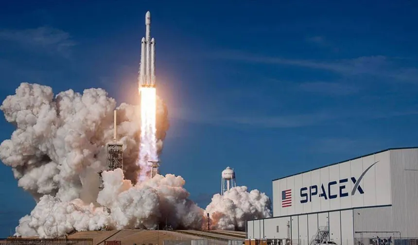 SpaceX'ten 100 milyar dolarlık dev hamle! Yeni uzay üssünün adresi belli oldu