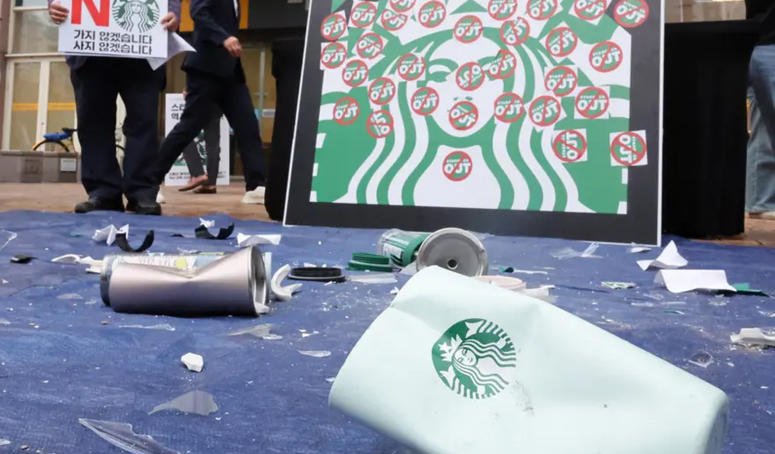 Güney Kore'de Starbucks şubeleri kepenk kapattı!