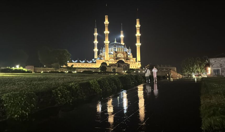 Edirne sağanakla serinledi