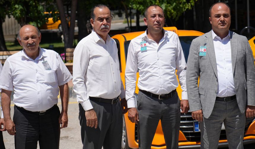 Ankara taksicileri NATO Zirvesi için İngilizce öğrendi!