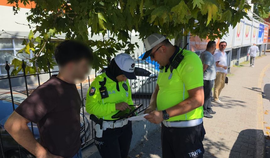 Sadece birkaç saat sürdü! Yeni aldığı ehliyet aynı gün iptal edildi