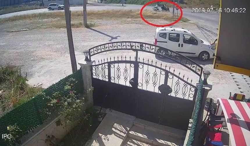 Yalova'da karı kocanın öldüğü kaza anı saniye saniye kameraya yansıdı!