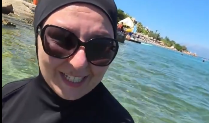 Avustralyalı turist Türkiye’deki plajları görünce şaşkına döndü: “Hiç köpek balığı yok, hiç dalga yok”