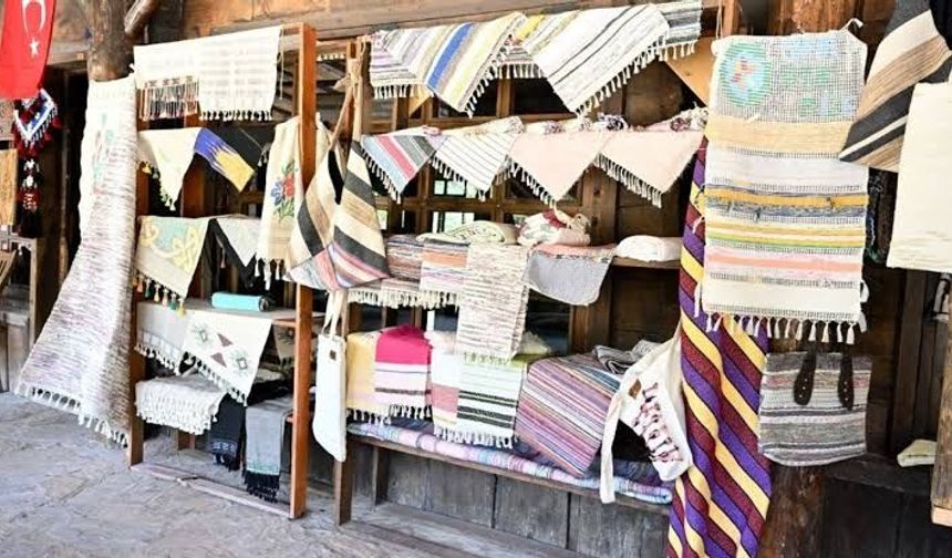 Ankara'da hemşin çorabı sergileniyor