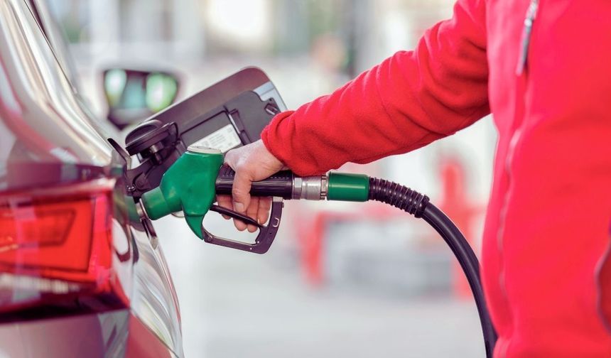Akaryakıta gece yarısı zammı! Benzin ve motorin fiyatları değişiyor