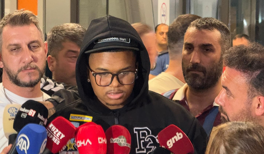 Trabzonspor’un yeni yıldızı şehre geldi, havalimanında ilk mesajını verdi