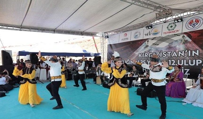 Van'da nefes kesen Kırgız şöleni: Atlılar, Kökbörü ve bağımsızlık coşkusu