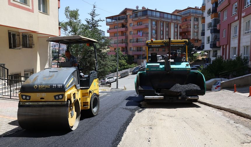 Mamak'ta asfalt seferberliği! Yollar tek tek yenileniyor