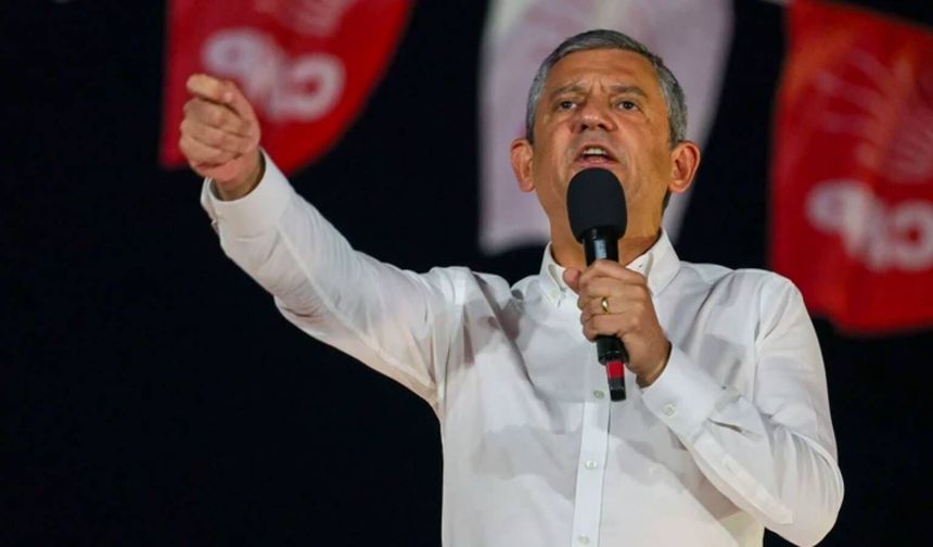 Özgür Özel'den Yeni Parti sonrası İstanbul'da ilk miting! Çarpıcı açıklamalar yaptı