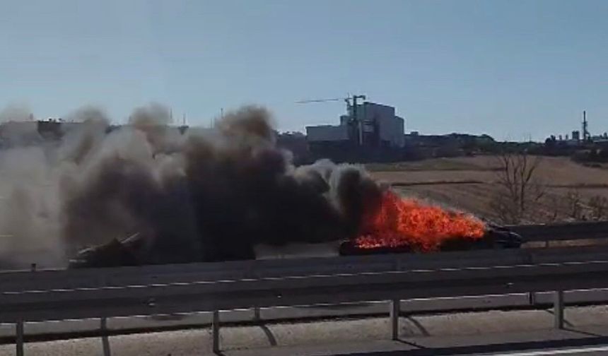Çorlu'da korkunç trafik kazası: Alev alev yanan araçta can pazarı