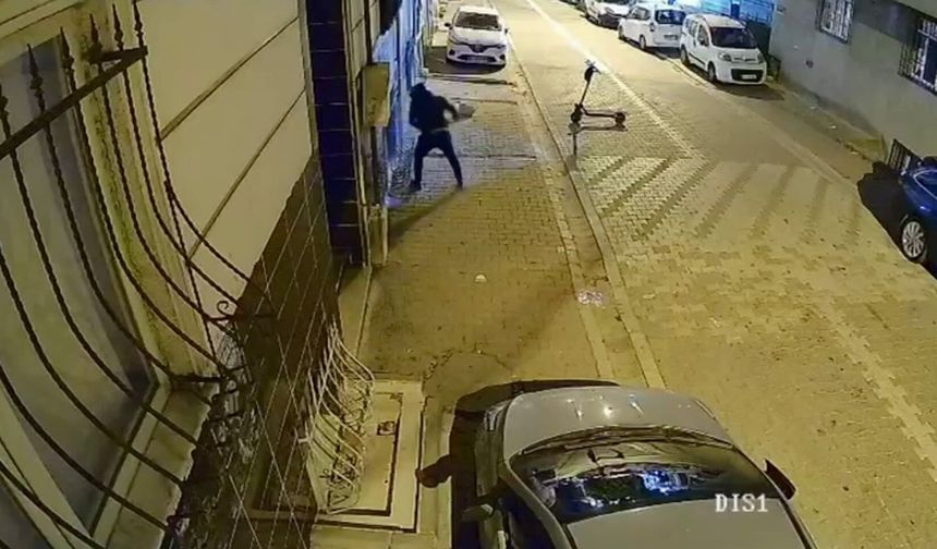 Esenyurt’ta eski sevgili dehşeti: Binayı kundakladı, camları kırdı