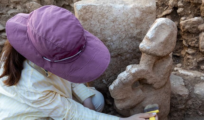 Karahantepe’de tarihi keşif: 11 bin yıllık kompozit heykel gün yüzüne çıkarıldı!