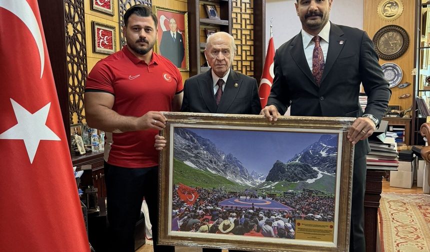 Taha Akgül ve Rıza Kayaalp’ten Bahçeli’ye özel ziyaret