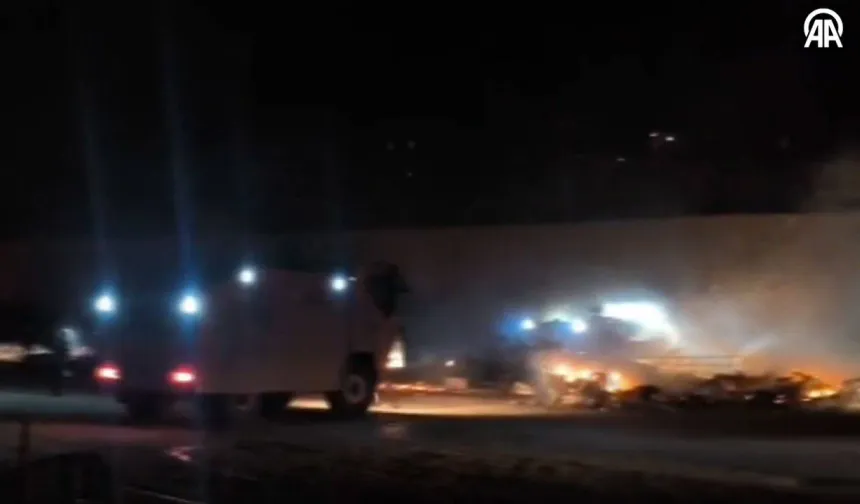 Antalya balıkçı barınağında büyük yangın! 20’den fazla tekne küle döndü