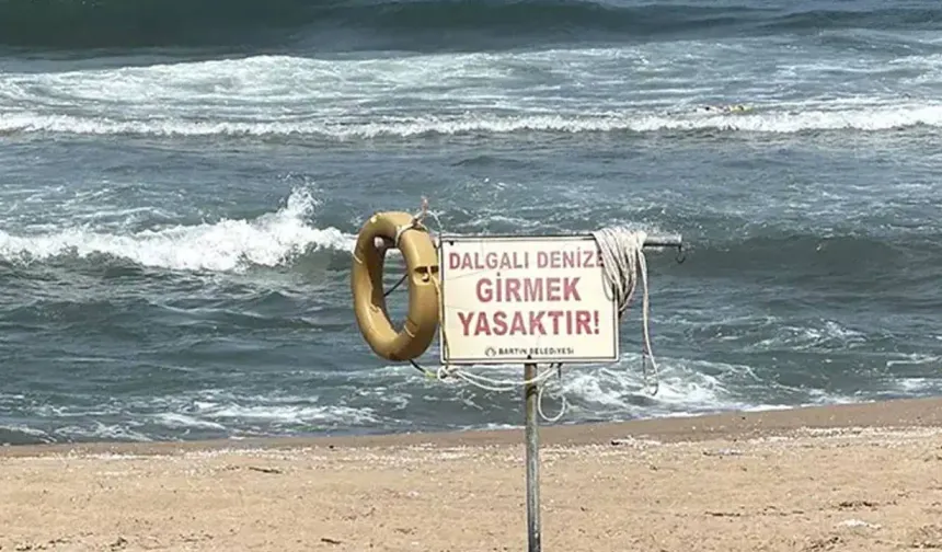 Bartın’da deniz yasağı hiçe sayıldı! 37 kişi boğulma tehlikesi geçirdi