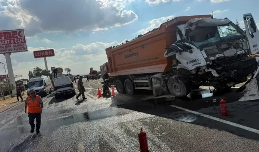 Ankara'da feci kaza: 25 kişinin yaralandığı dehşet anları kamerada