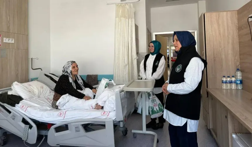 Kızılcahamam’da hastalara sürpriz ziyaret! Başkan Acar’ın mesajı tek tek iletildi