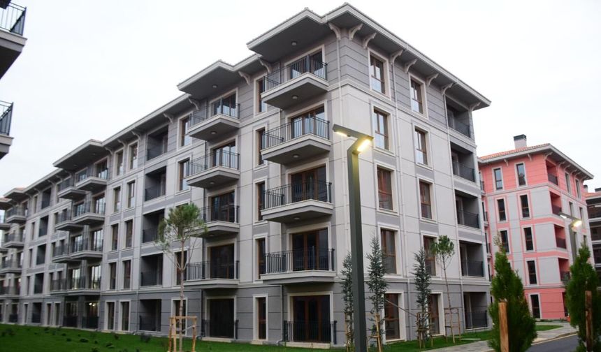 Ev almayı planlayanlar bu rakama bakmalı: Müteahhitler frene bastı