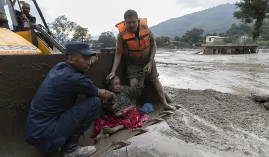 Nepal’de sel felaketi: Can kaybı 469’a yükseldi! 1300’den fazla kişi kayıp