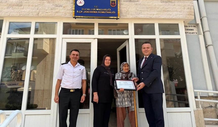 Yıllarca simit satarak aldılar! Evlerini Jandarma’ya bağışladılar: “Güle güle otursunlar”