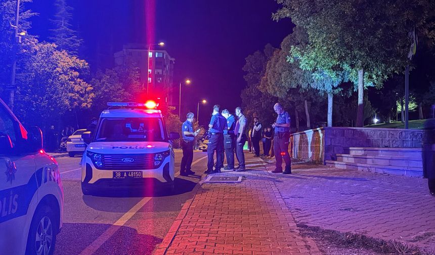 Kayseri’de çocuklar arasında bıçaklı kavga: 1’i ağır 3 yaralı