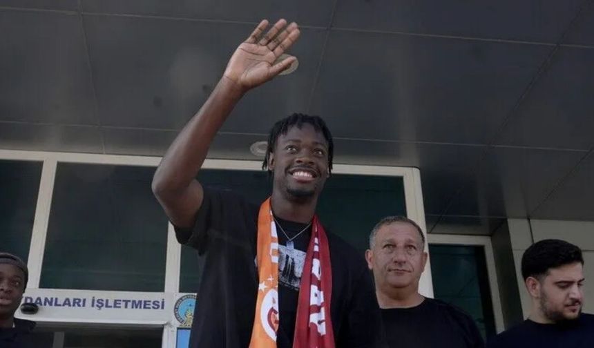 El Chadaille Bitshiabu Galatasaray tarihine geçti!