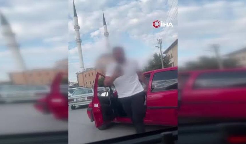 Kendisine korna çalanları ölümle tehdit etti! O anlar kamerada