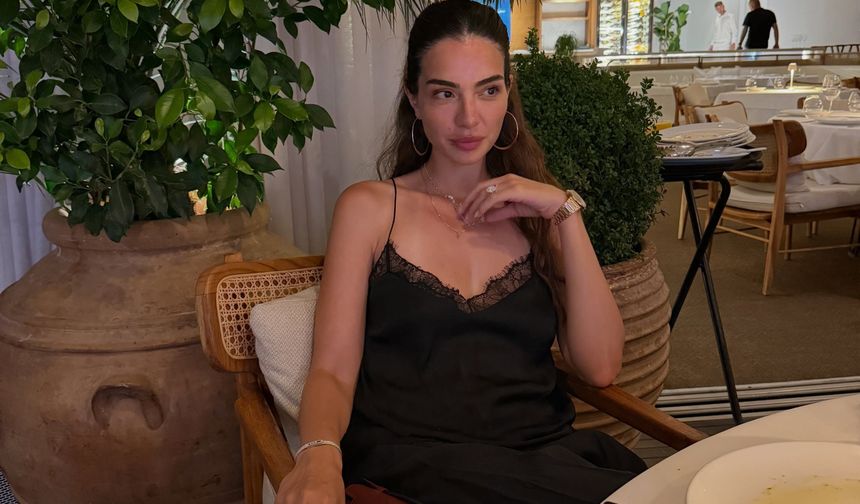 Melisa Aslı Pamuk tek karede servet taşıdı! Saatinden yüzüğüne, arabasından çantasına…