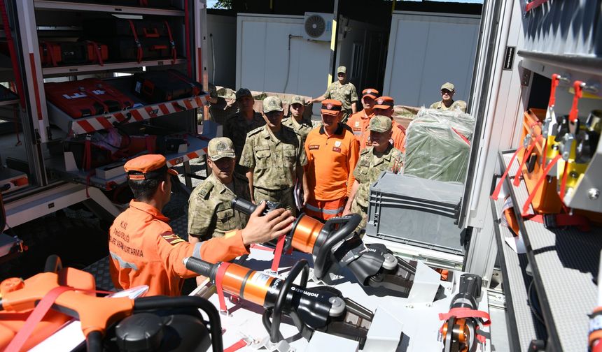 MSB'den deprem tatbikatı! Arama kurtarma timleri sahada