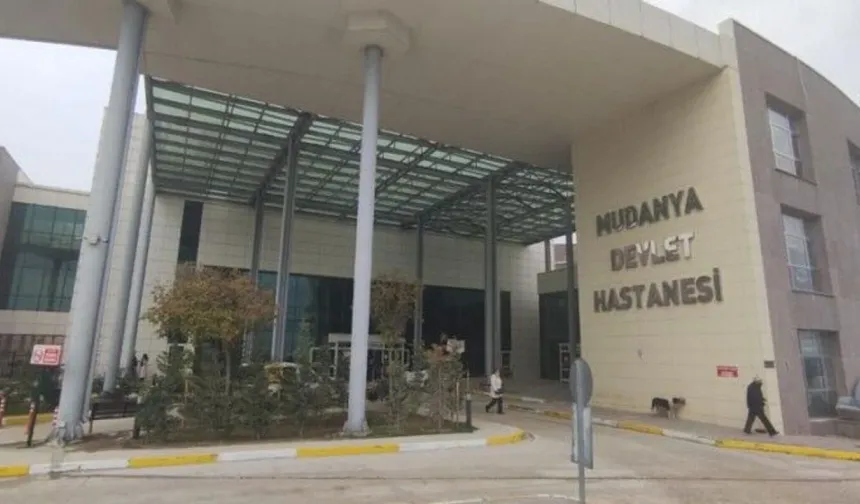 Hastanede kan donduran iddia: Hasta yakını sağlıkçının 3 parmağını kırıldı